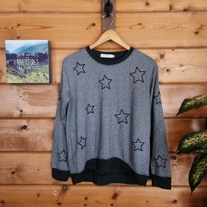 Mododoc 💜Top Embroidered Stars Sweatshirt Striped Gray Sweater Comfort Sz Small